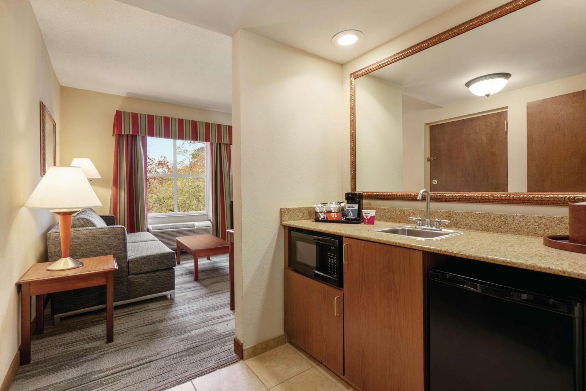 Hampton Inn & Suites Williamsburg Historic District Экстерьер фото