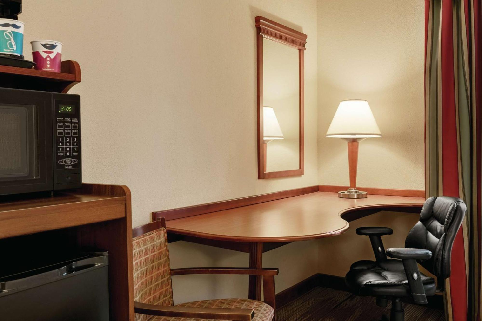 Hampton Inn & Suites Williamsburg Historic District Экстерьер фото