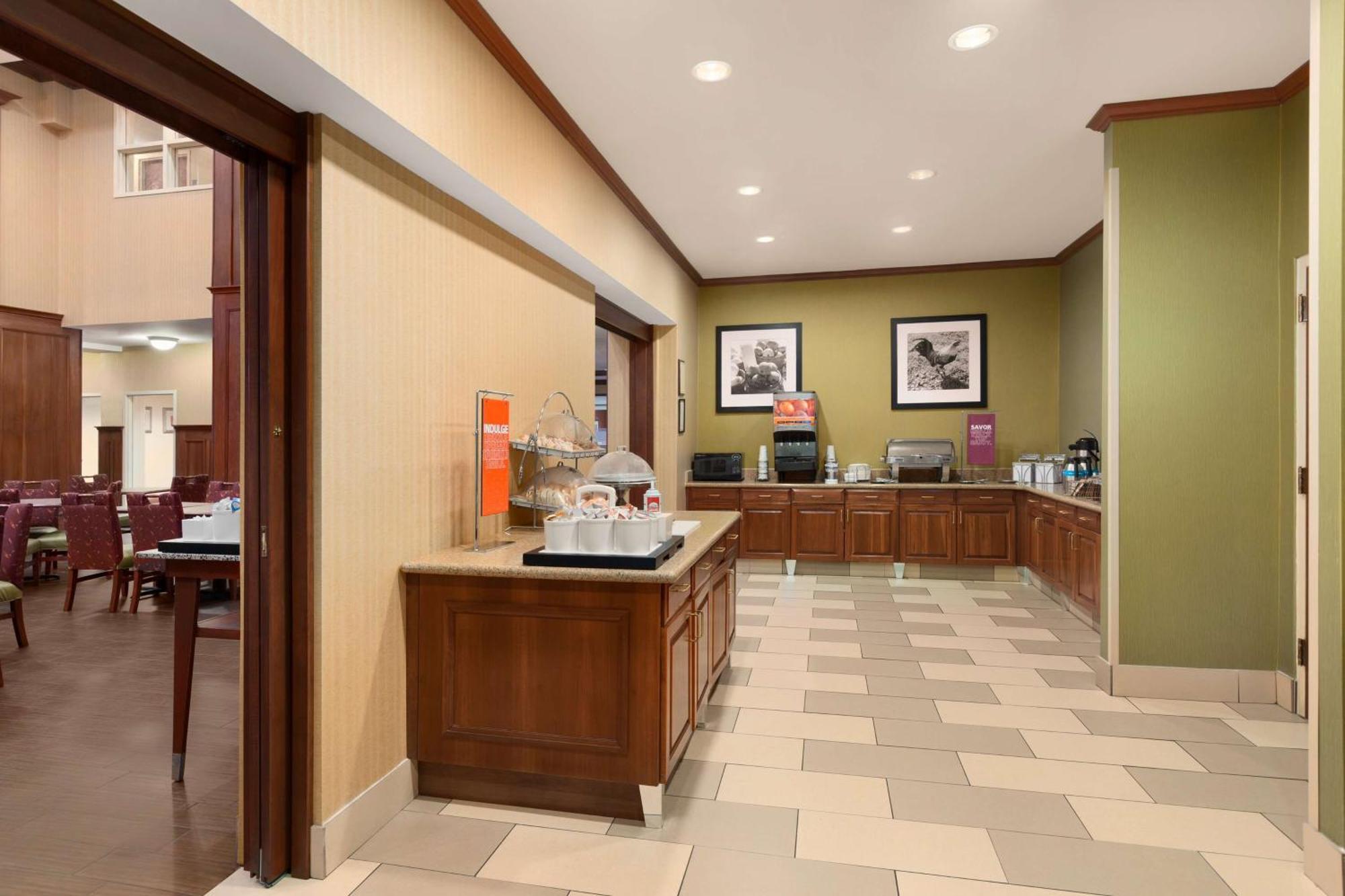 Hampton Inn & Suites Williamsburg Historic District Экстерьер фото