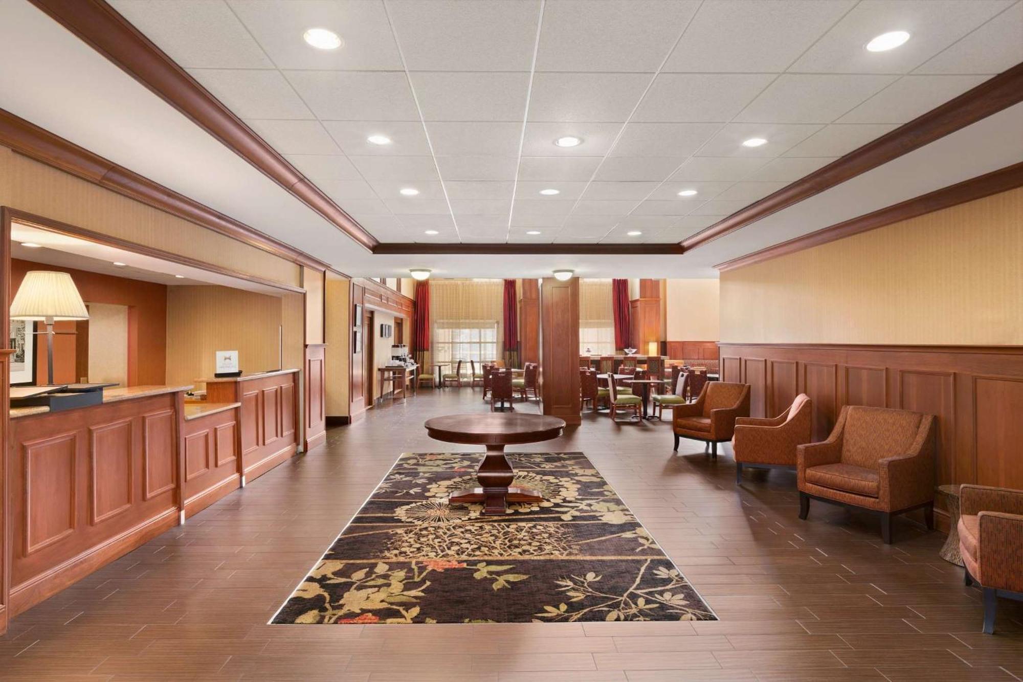 Hampton Inn & Suites Williamsburg Historic District Экстерьер фото