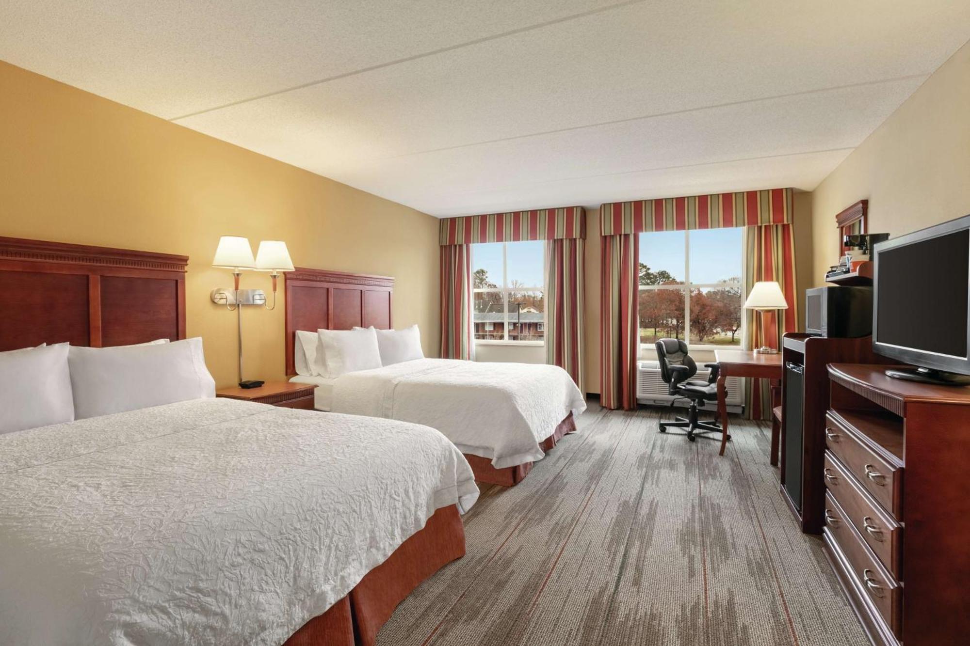 Hampton Inn & Suites Williamsburg Historic District Экстерьер фото