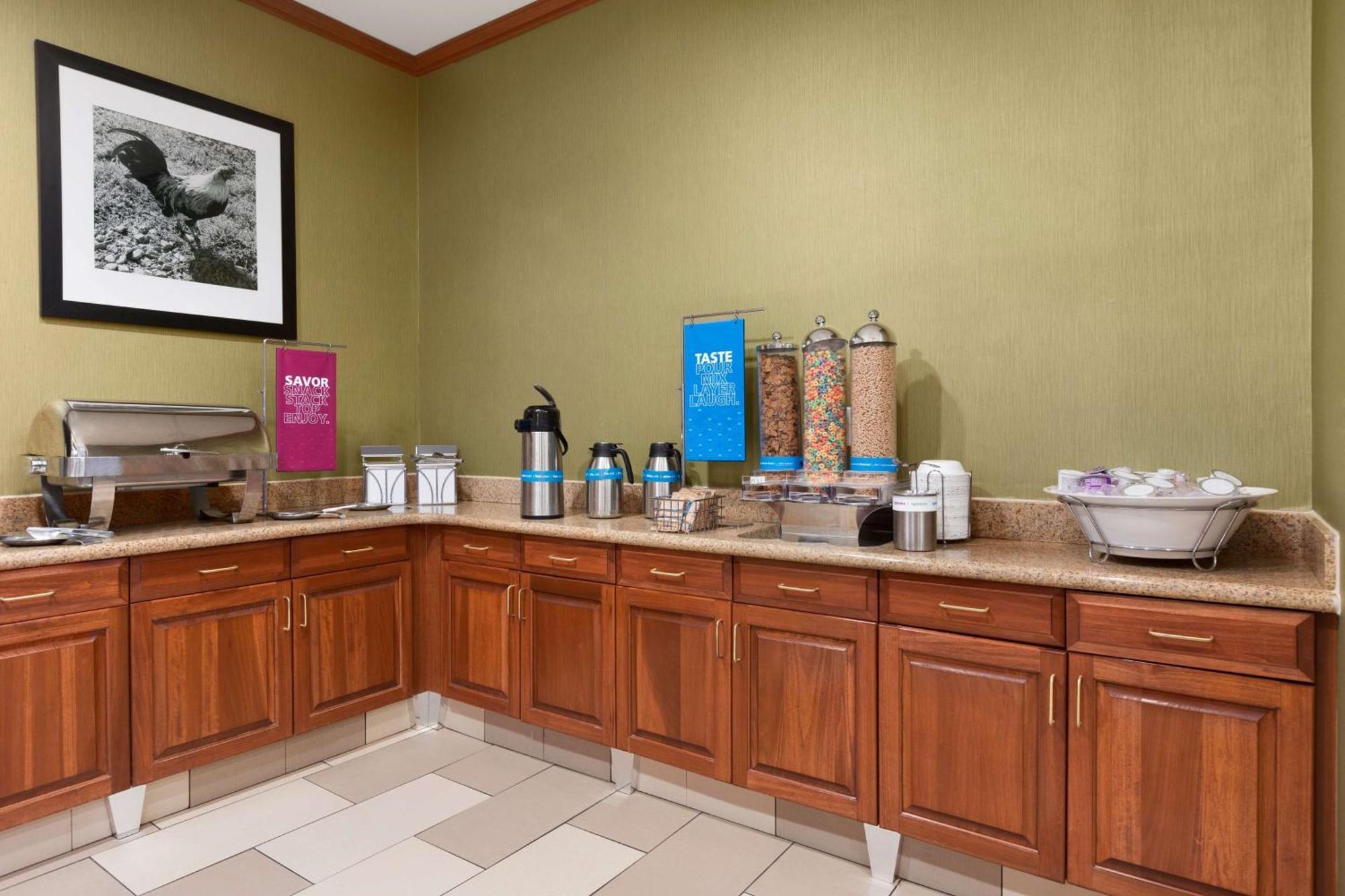 Hampton Inn & Suites Williamsburg Historic District Экстерьер фото